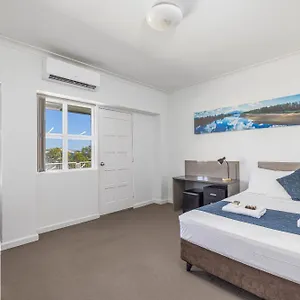 Hotel Lees, Ingham